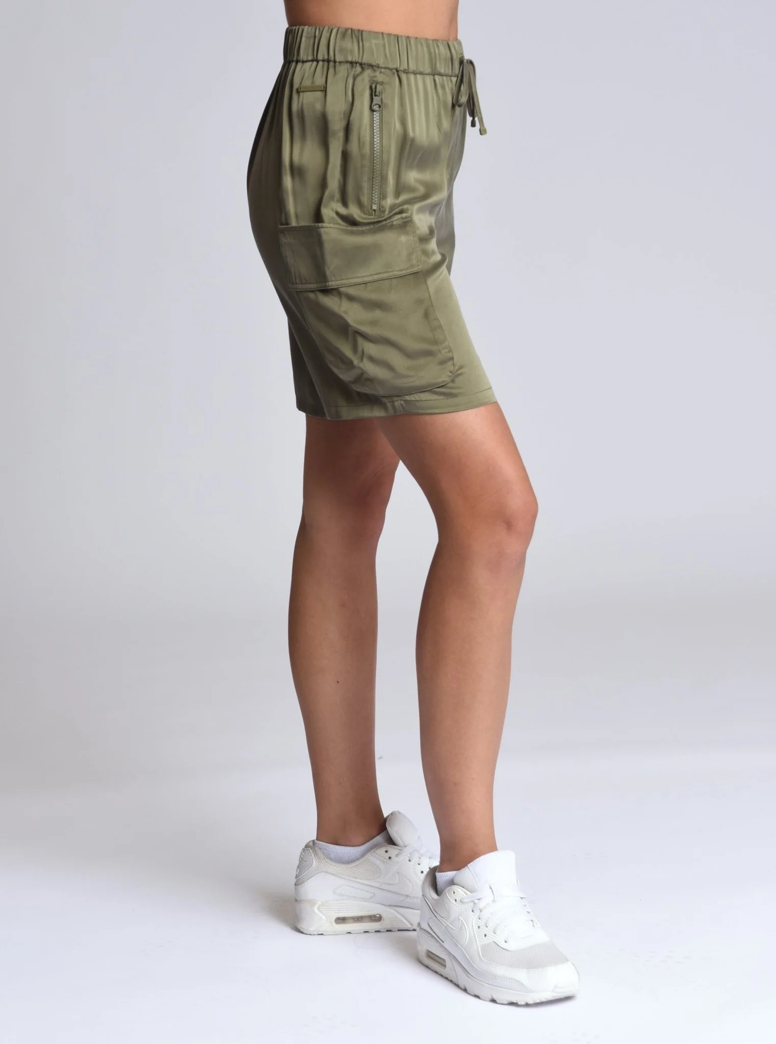 $25 Chelsea Silk Bermuda Cargo Short FINAL SALE - Image 4